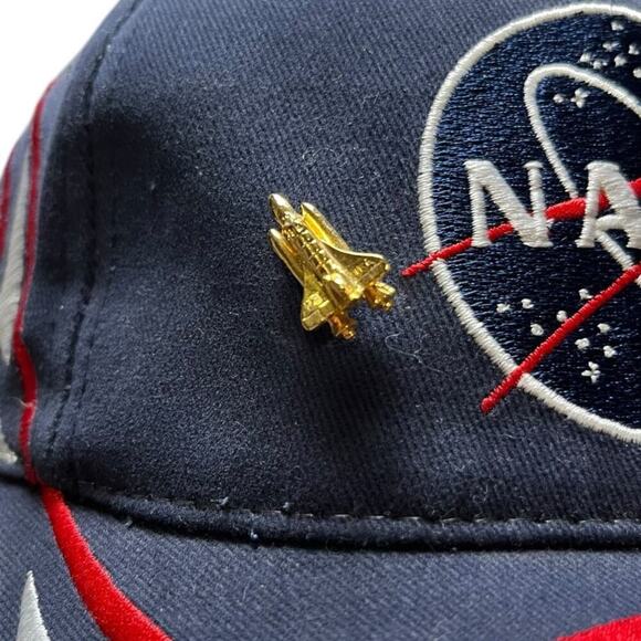 NASA Kennedy Space Center Embroidered Hat/Cap with Shuttle Pin Adjustable - Picture 6 of 7
